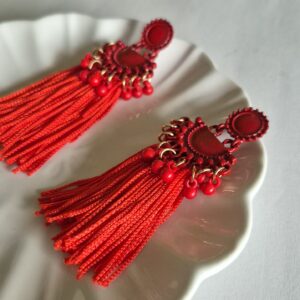 Aros rojos flecos